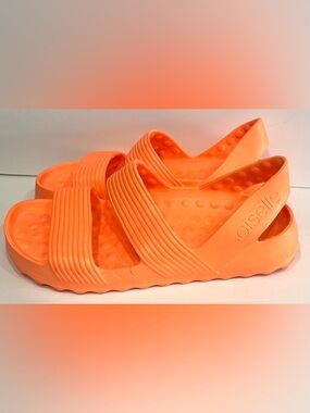 Oiselle Women’s Recovery Slide Sandals Sz 9/9.5 EU 40 Coral Comfort Criss Cross